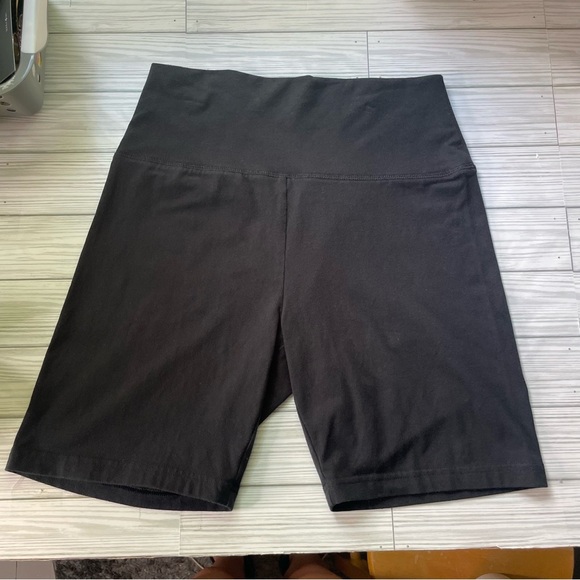 Aerie Black OG High-Rise Bike Shorts 7” size large - Picture 1 of 6